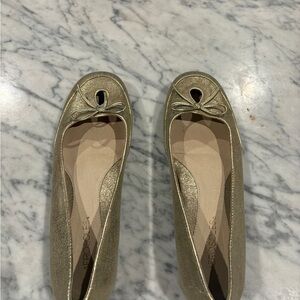 Aerosoles Gold Ballet Flats with Bow 9.5M barely worn.